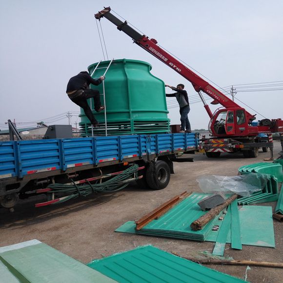 涼（liáng）水塔安裝現場